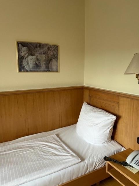 Hotel Roemischer Kaiser 特里尔 外观 照片