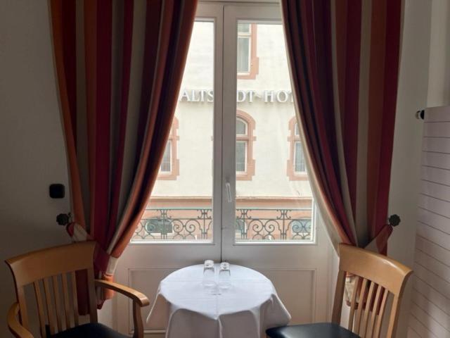 Hotel Roemischer Kaiser 特里尔 外观 照片