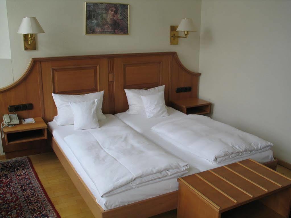 Hotel Roemischer Kaiser 特里尔 外观 照片